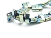 Sirag hematit dreptunghi cu doua orificii 5x2mm iris verde