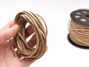 Snur suede imitatie piele intoarsa latime 3mm bej (5metri)