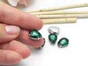 Distantier montee cu rhinestone de cristal 14x10mm emerald