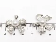 Charm cubic zirconia funda 22x18mm argintiu