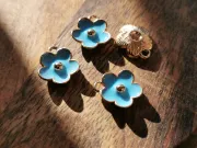 Charm auriu floare 13x11.5mm turcoaz