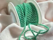 Lant cu strasuri 2mm verde opal AB (0.5m)