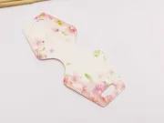 Etichete hartie suport bratari si coliere 108x44x0.4mm flori roz (10buc)