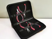 Set 4 clesti ergonomice pentru bijuterii cu maner negru si rosu