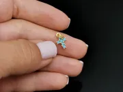 Charm cruce din cubic zirconia auriu 12x7mm turcoaz