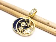 Charm luna si stele din cubic zirconia cu rasina auriu 25x15mm