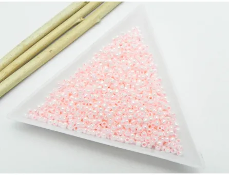 Toho rotunde 11/0 opaque lustered baby pink (5g)
