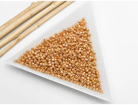 Toho rotunde 11/0 permanent finish galvanized rose gold (5g)