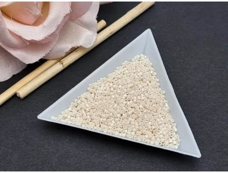 Miyuki delica 11/0 Opaque Bisque White (5g)