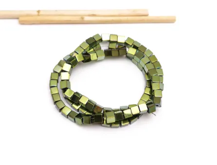 Sirag hematit cub 4mm verde iris metalic
