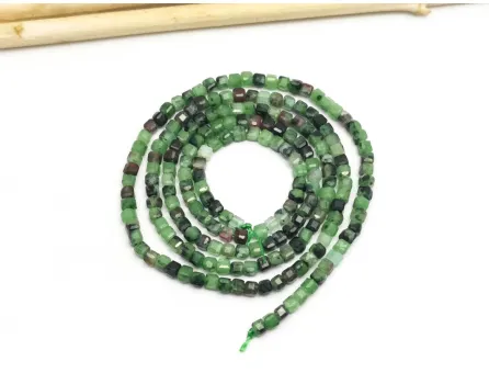 Sirag Ruby zoisite microfatetat cub 2x2mm
