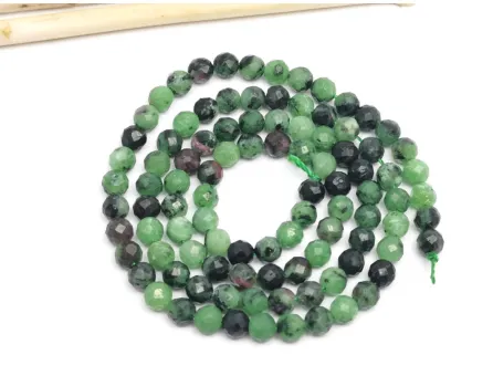 Sirag Ruby zoisite microfatetat 4mm