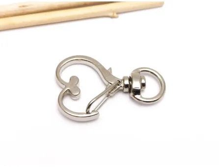 Inchizatoare carabina cu inel rotativ inima 34.5x23.5x6mm argintiu inchis