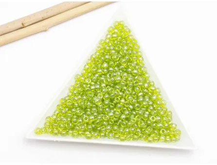 Toho rotunde 8/0  Transparent Lustered Lime Green (5g)