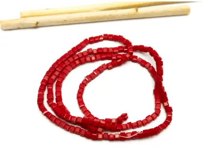 Margele cristal cub 2~2.5mm rosu inchis opac (sirag)