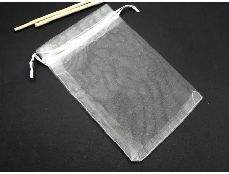 Saculet organza 18x13cm alb