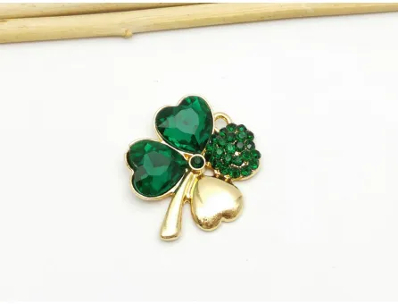 Charm auriu trifoi cu pietricele 25.5x23mm verde