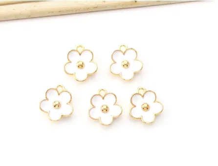 Charm auriu floare 13x11.5mm alb