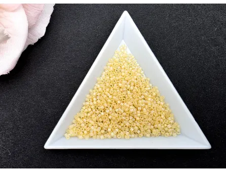 Miyuki delica 11/0 Matte Crystal Ivory Luster (5g)