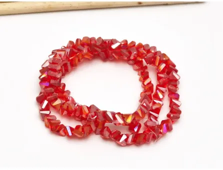 Margele cristal triunghi 3.5x4x3.5mm rosu AB (sirag)