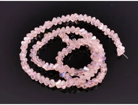 Margele cristal triunghi 3.5x4x3.5mm roz AB (sirag)