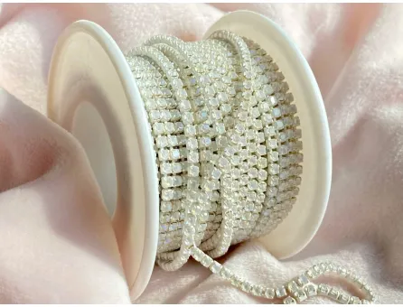 Lant cu strasuri 2mm alb opal AB (0.5m)