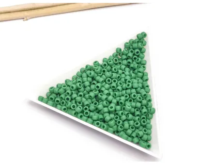 Toho rotunde 8/0 Opaque Frosted Shamrock (5g)