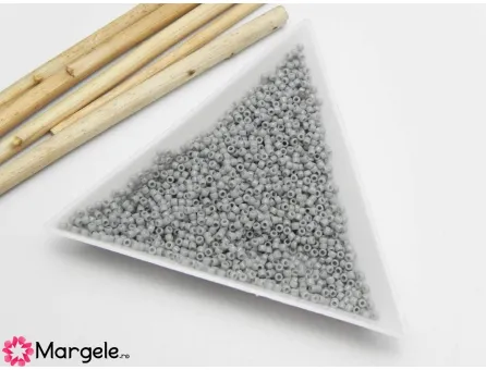 Toho rotunde 15/0 opaque gray (5g)