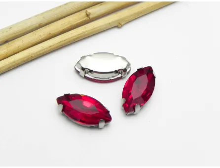 Distantier rhinestone de cristal 18x9mm rosu (1buc)