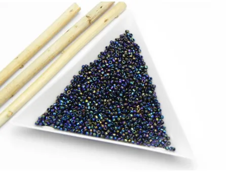 Toho rotunde 15/0 Metallic Rainbow Iris (5g)