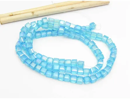 Margele cristal cub fatetat 4mm turcoaz AB (sirag)