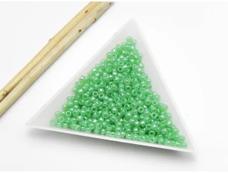 Toho rotunde 8/0 Ceylon Celery (5g)