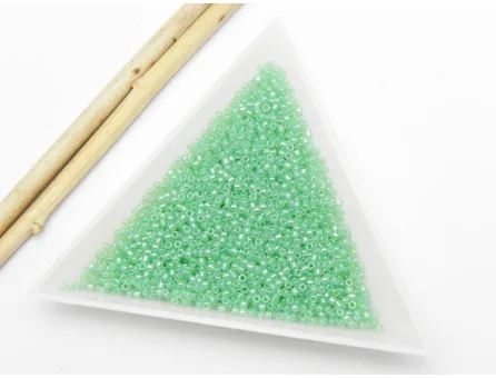 Toho rotunde 15/0 Ceylon Celery (5g)
