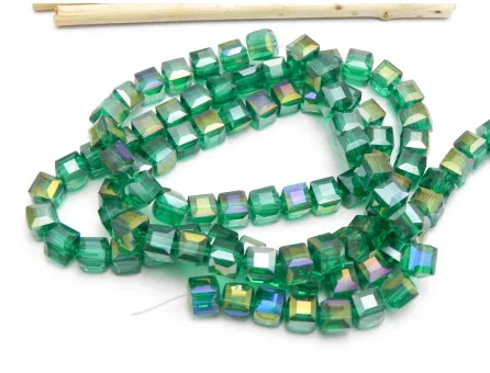 Margele cristal cub fatetat 6mm smarald AB (sirag)