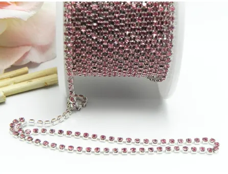 Lant argintiu cu strasuri 2mm roz (0.5m)