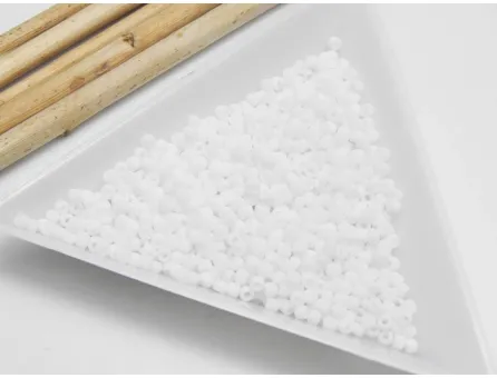 Toho rotunde 11/0 opaque frosted white (5g)