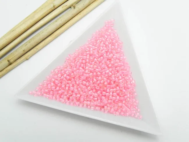 Toho rotunde 11/0 inside color rainbow crystal/hot pink (5g)