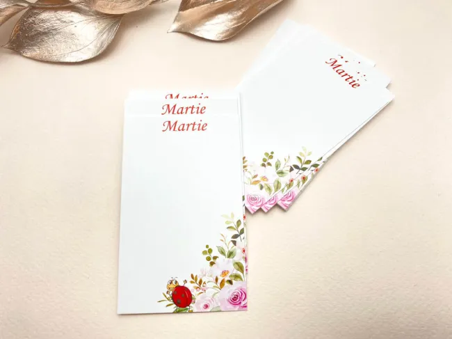 Cartonas martisor buburuza cu flori 8.6x5.3cm (50buc)