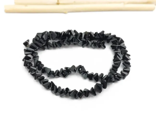 Margele cristal triunghi 3.5x4x3.5mm negru (sirag)