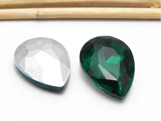 Cabochon din sticla picatura 18x13mm emerald (1buc)