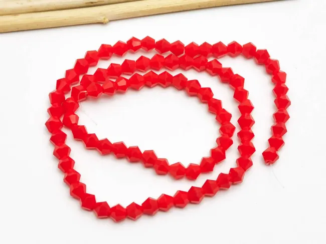 Margele cristal biconic 4mm rosu opac (sirag)