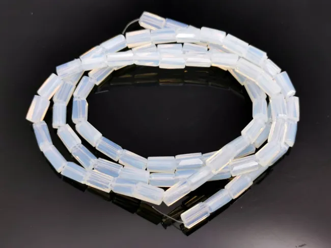 Margele cristal cuboid fatetat 6x3mm opal (sirag)