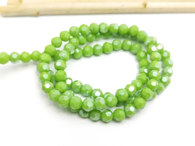 Margele cristal rotund fatetat 4mm verde fistic opac AB (sirag)