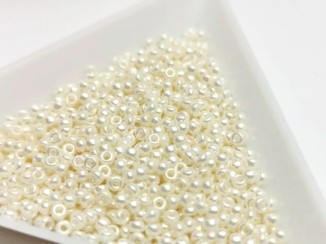 Miyuki Rocailles Rotunde 11/0 Ivory Ceylon (10g)