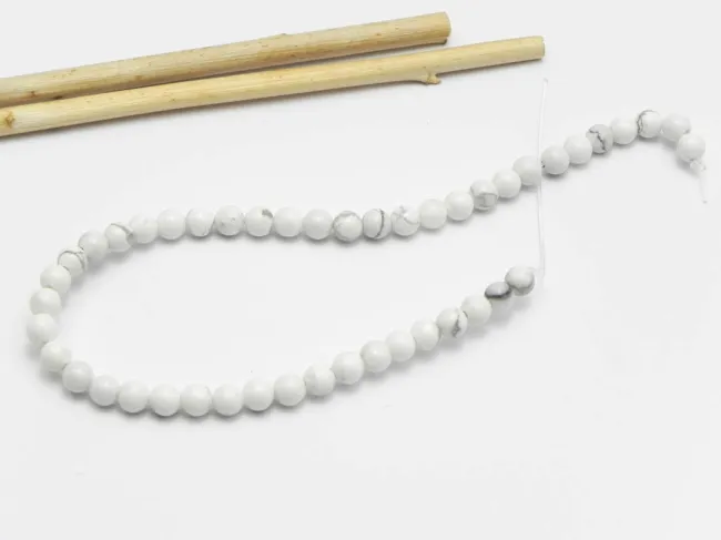 Sirag scurt howlit natural 4mm alb