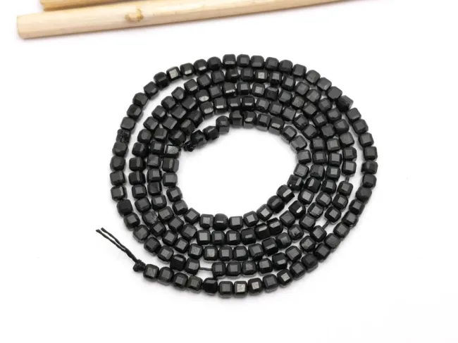 Sirag turmalina neagra cub 2x2mm