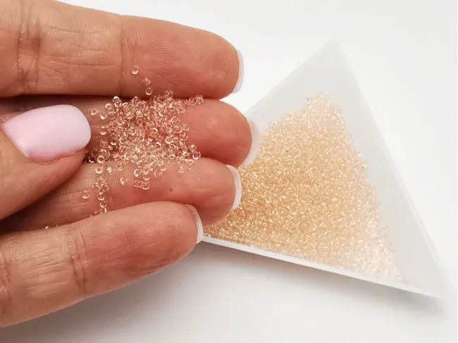 Toho rotunde 15/0 Transparent Rosaline (5g)