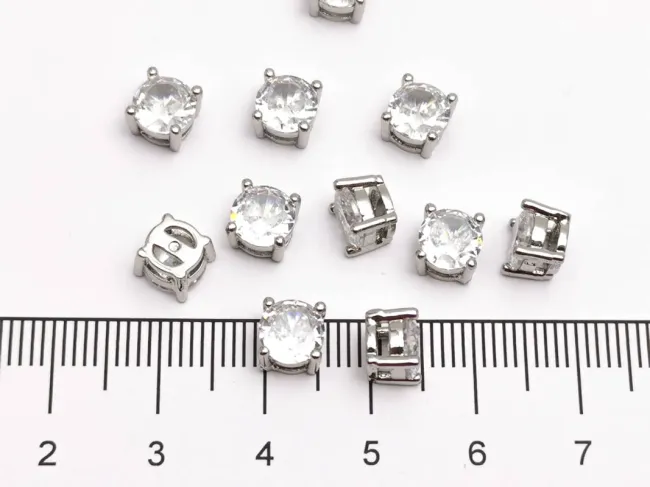 Distantier cubic zirconia 6x6x4.5mm argintiu