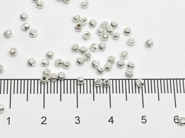 Margele de alama decorative cu striatii 2mm placate cu argint (10buc)