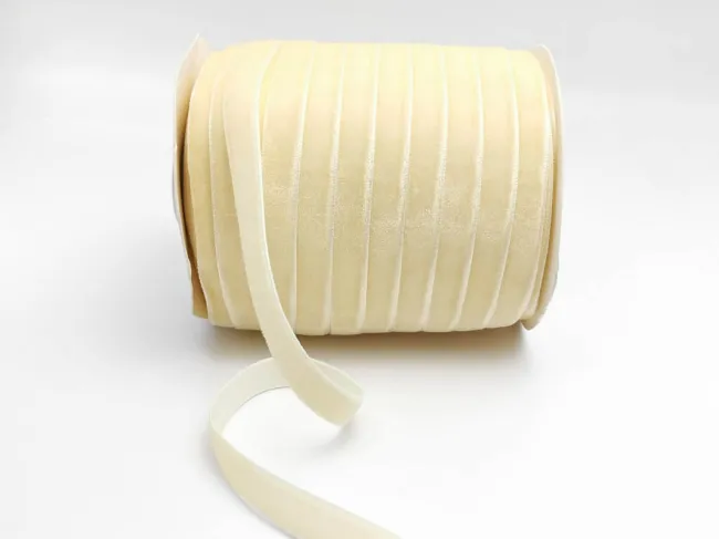 Panglica catifea 10mm ivory (1m)